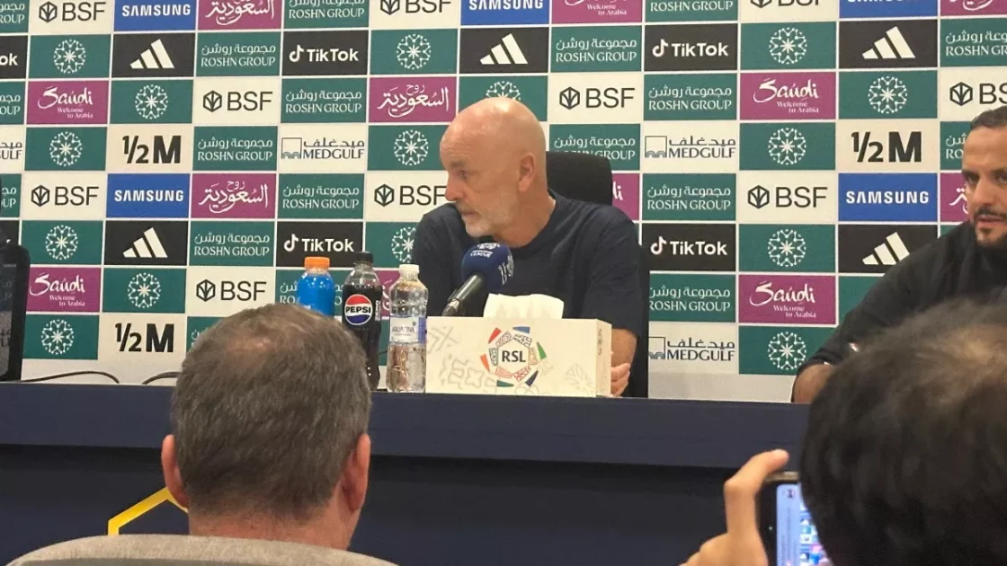 إعلامي يثير ضجة في مدرج النصر بتصريحات بيولي حول مستقبله