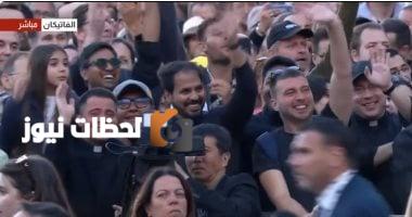 احتفالات في الفاتيكان عقب نجاح الكرادلة في انتخاب بابا جديد.. فيديو