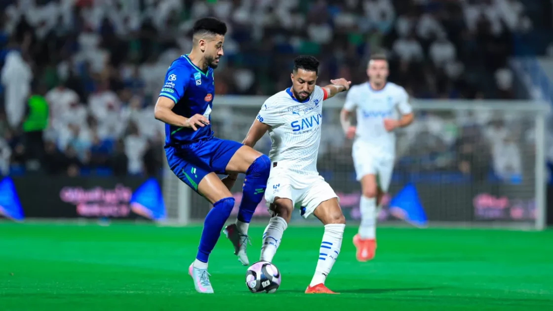 ارتباك الهلال يستمر قبل المونديال وسط تساؤلات حول اللاعب أو المدرب أولا