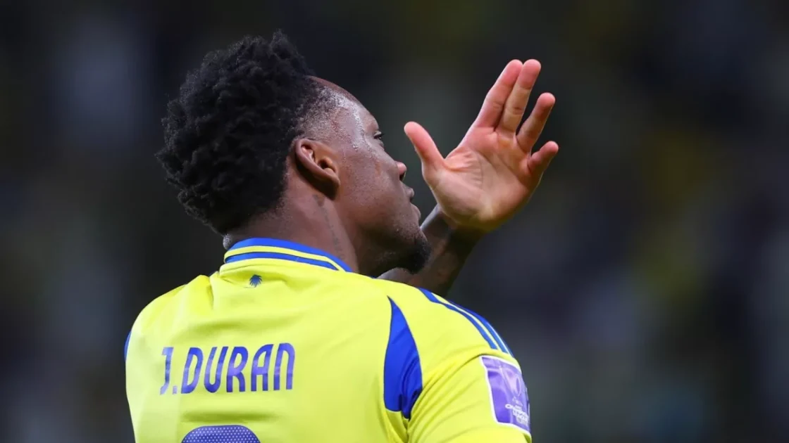 استبعاد دوران عن مباراة النصر والفتح في دوري روشن يبهر الجماهير