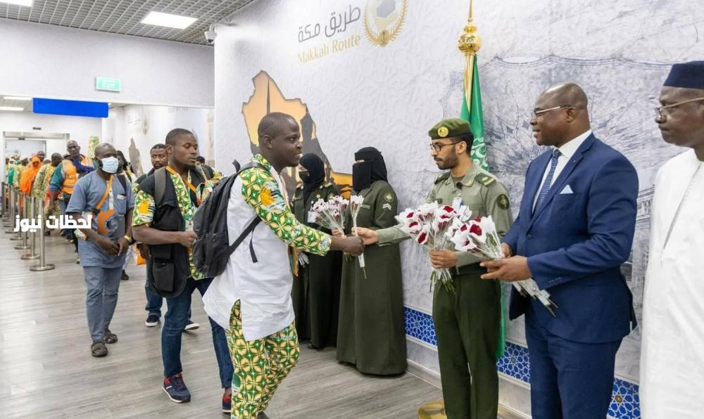 استقبال أولى رحلات مبادرة «طريق مكة» من كوت ديفوار في مطار المدينة