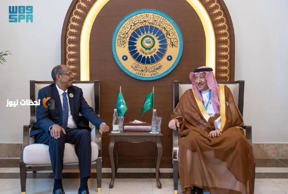 الخريجي يجتمع برئيس مفوضية الاتحاد الأفريقي
