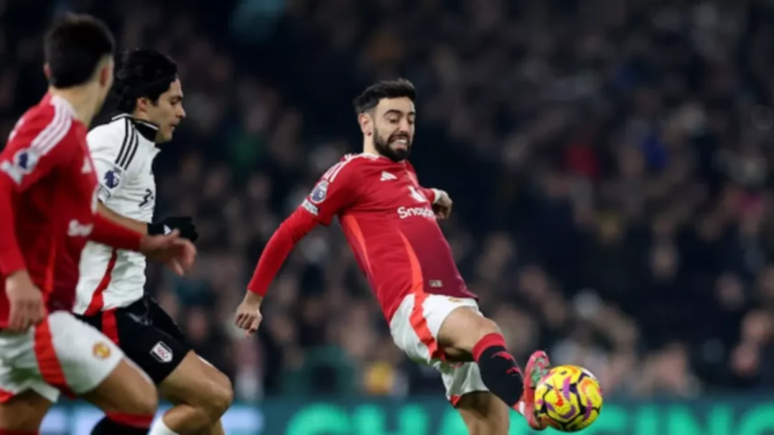 الموسم الكارثي يشعل أمل عودة مانشستر يونايتد
