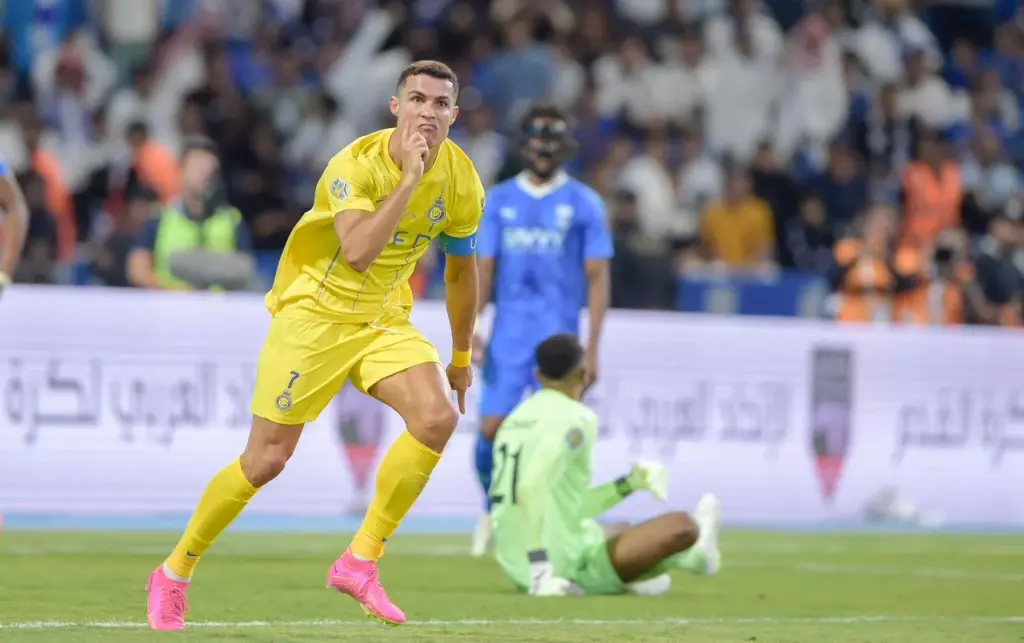 "الهلال والنصر على القمة والأهلي والاتحاد خارج الحسابات"