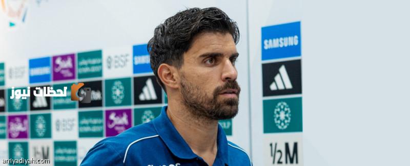 الهلال يقدم خمسة أجانب في التشكيلة، وميتروفيتش يجلس على دكة البدلاء