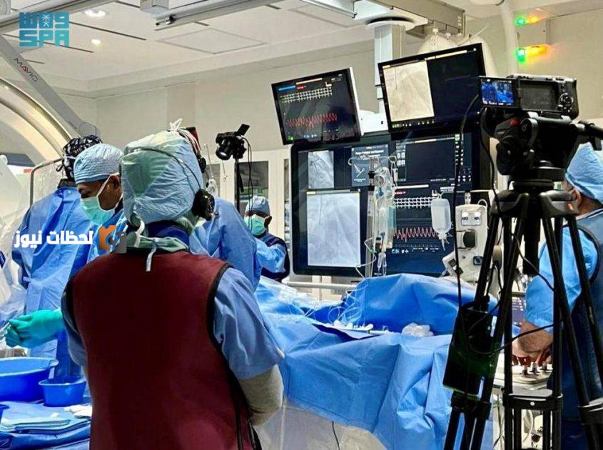 بث مباشر من مدينة الملك عبدالله الطبية لعملية قسطرة قلبية معقدة.