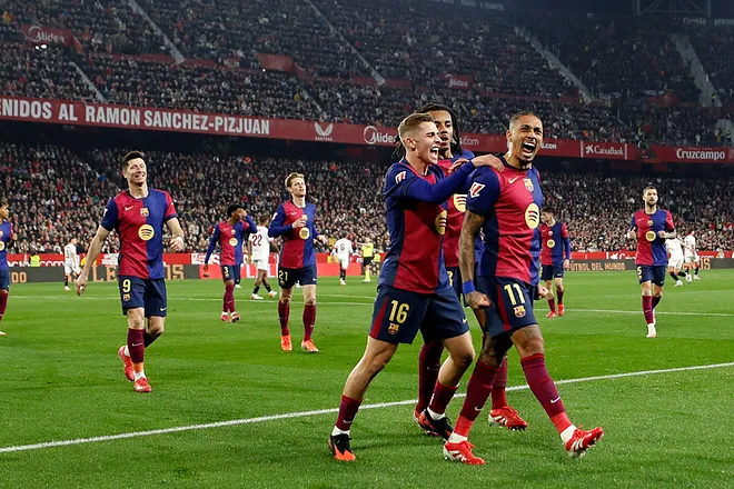 برشلونة يقطع الطريق على رحيل نجمه للهلال ويسعى للاحتفاظ به