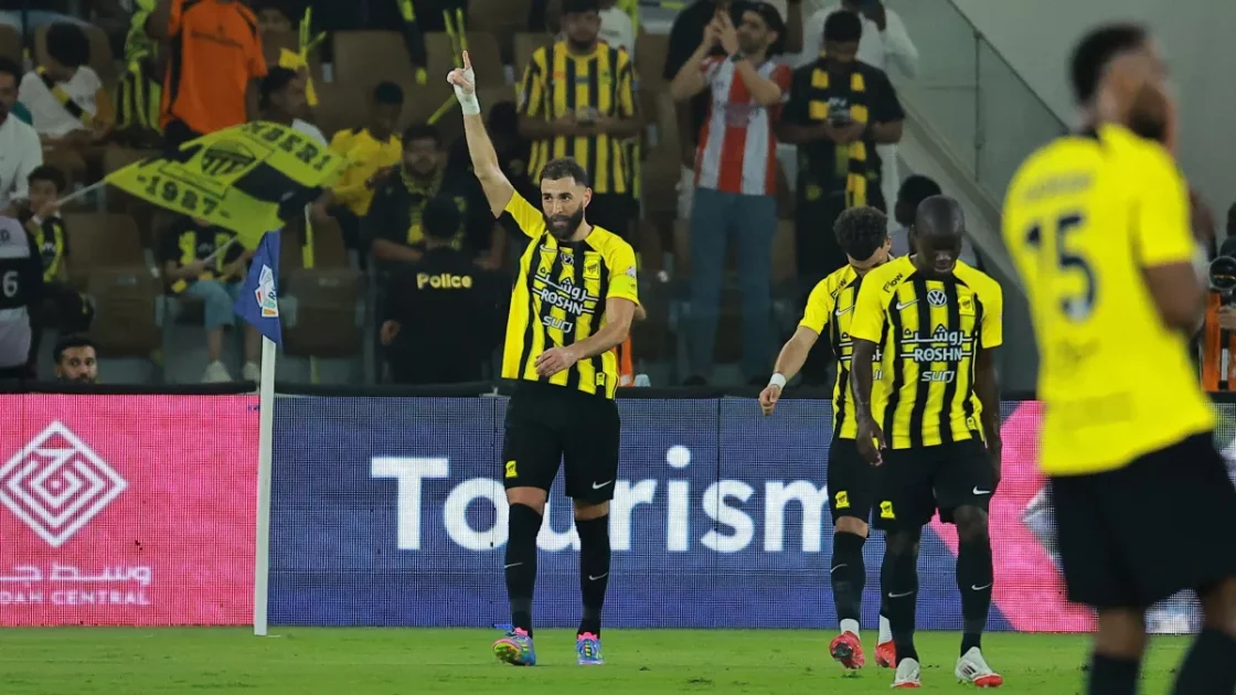 بنزيما يتألق.. الاتحاد يكتسح الفيحاء بثلاثية ويقترب من حسم دوري روشن