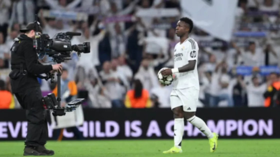 تبديل فينيسيوس يثير الجدل في الكلاسيكو ويضرب ريال مدريد بقوة