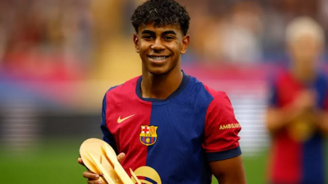تجديد عقد لامين يامال مع برشلونة يضمن راتباً جديداً