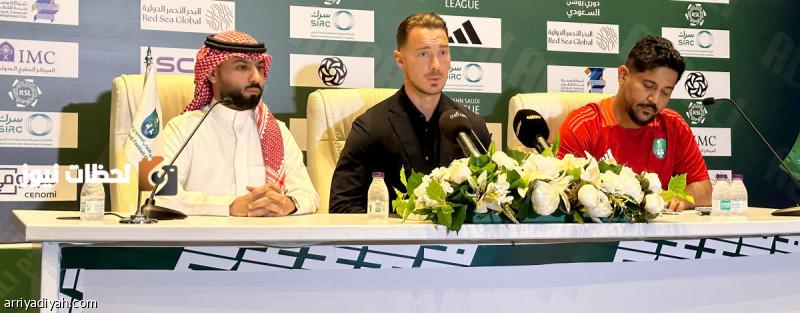 تركيز اللاعبين ضروري قبل الاتفاق مع المدرب الرائع لتحقيق النجاح المطلوب