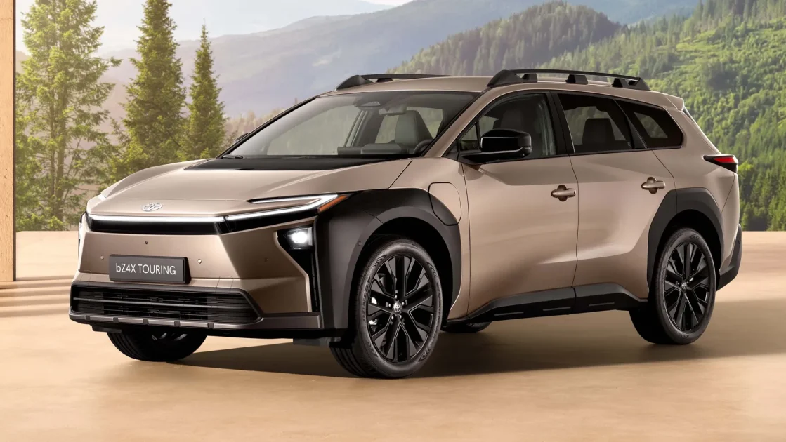تويوتا bZ4X Touring سيارة كهربائية عائلية بمدى 560 كلم مميزة وفعالة