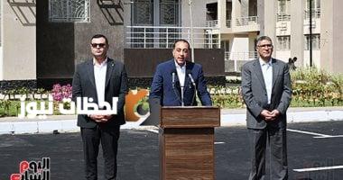 رئيس الوزراء يؤكد استمرار الدولة في توفير وحدات سكنية لجميع المواطنين