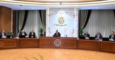 رئيس الوزراء يتابع تسهيل إجراءات دخول السائحين في المطارات والمنافذ المختلفة
