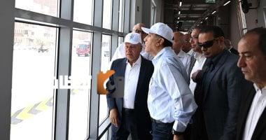 رئيس الوزراء يتلقى عرضاً حول نظام تشغيل الأتوبيس الترددي
