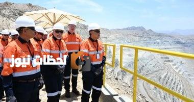رئيس الوزراء يزور موقع المنجم المفتوح من أعلى قمة جبل السكري