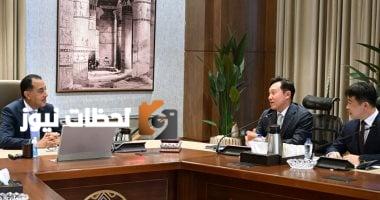 رئيس الوزراء يلتقي وفدًا من شركة