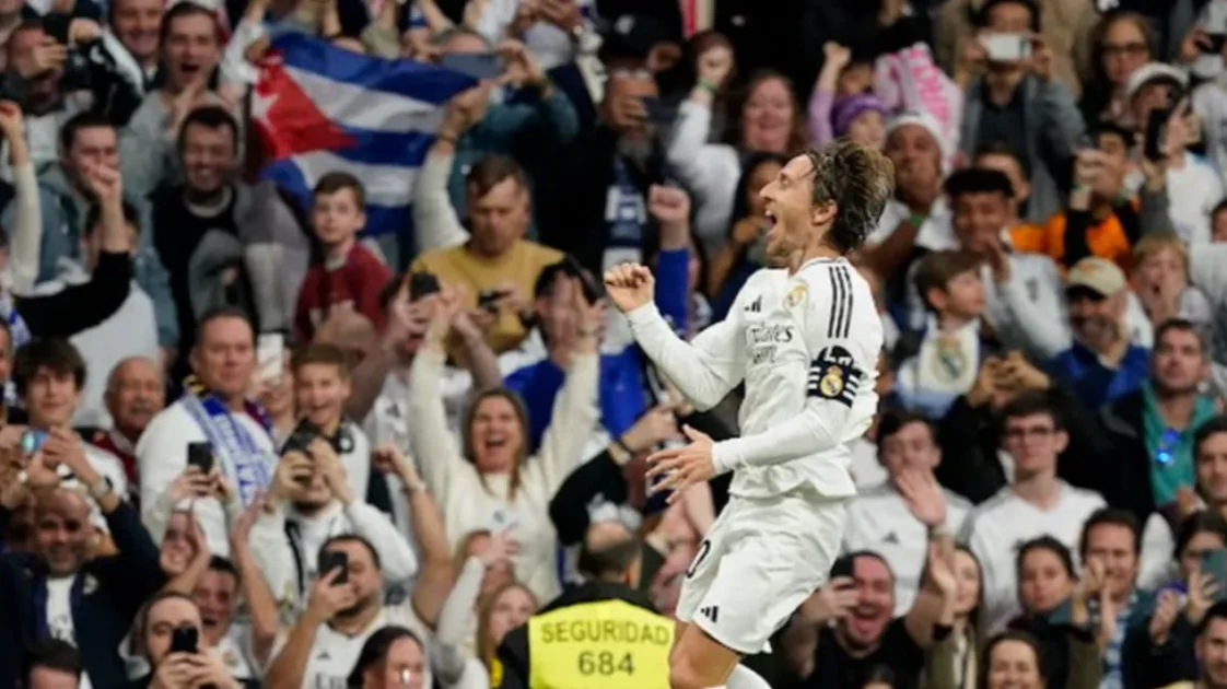 رئيس ريال مدريد يعلق على رحيل مودريتش