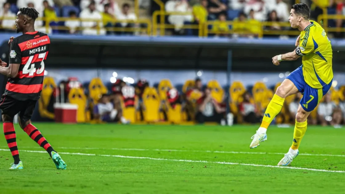 رونالدو يتجاوز الخلافات ويوقع عقده الجديد مع النصر