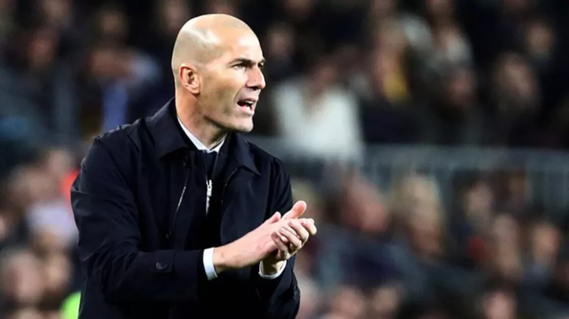 زيدان يرفض عرضاً ضخماً للتدريب في دوري روشن