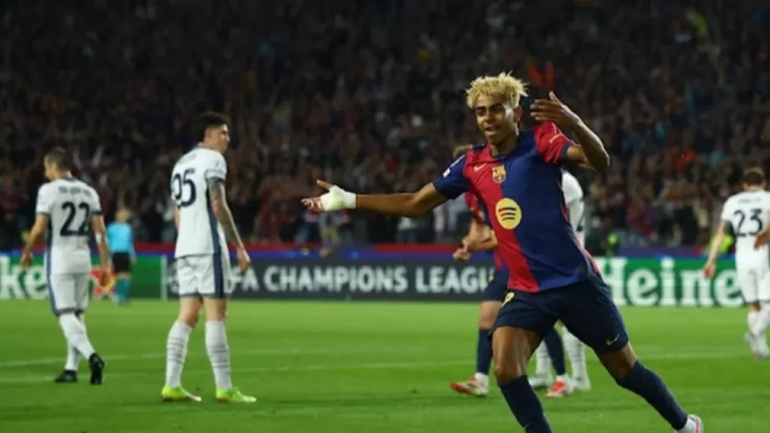فليك يفاجئ الجميع بتشكيلة برشلونة لمواجهة إنتر ميلان في دوري الأبطال