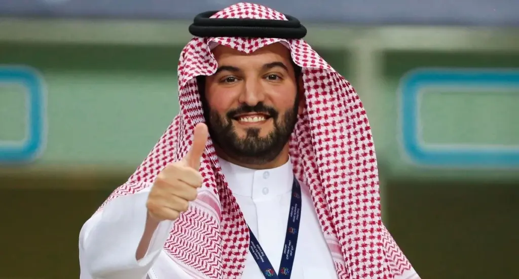 فهد بن نافل مستمرًا كرئيسًا للهلال