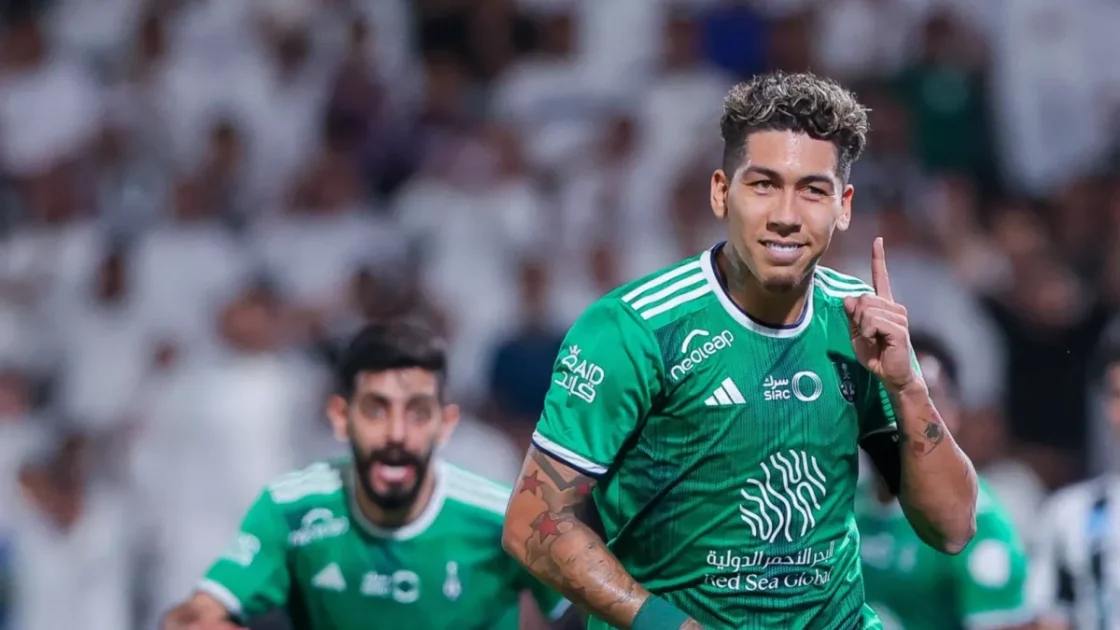 فيرمينو يغادر الأهلي نهائيًا هذا الصيف بعد