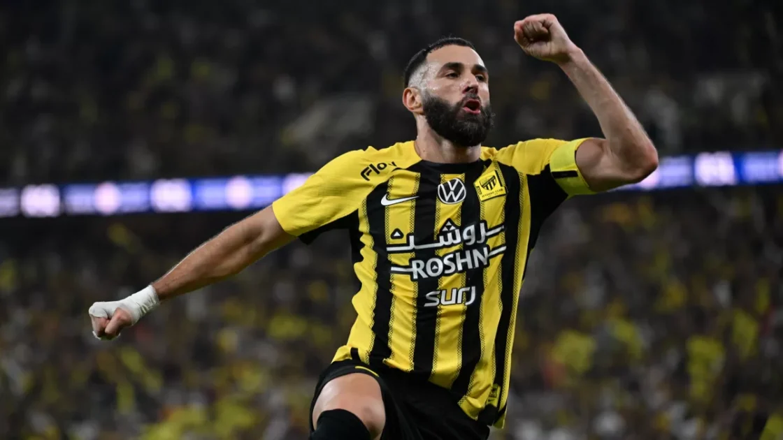 قرار بنزيما بشأن مباراة الاتحاد أمام ضمك في دوري روشن