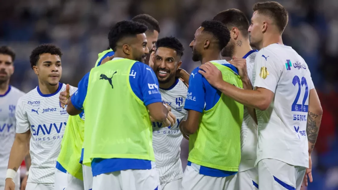 مدرب الهلال الجديد يوقع العقد قادماً من الدوري الإنجليزي