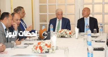 مستشار رئيس الجمهورية ومحافظ القاهرة يناقشان استئناف نشاط محل جروبى
