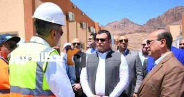 وزير الإسكان يفتتح جولة تفقدية في مشروع تطوير موقع