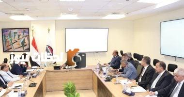 وزير قطاع الأعمال: نعطي الأولوية لصناعة الدواء ونسعى لتنميتها