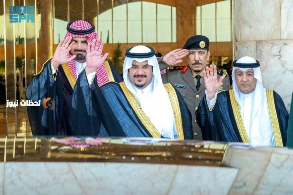 وصول ملك البحرين إلى الرياض وسط ترحيب نائب أمير المنطقة