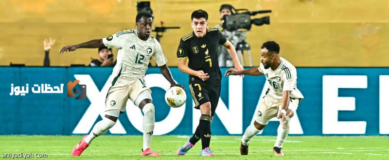 أصغر لاعبي الكأس الذهبية يتألق في مباراة أمام فريق الصقور