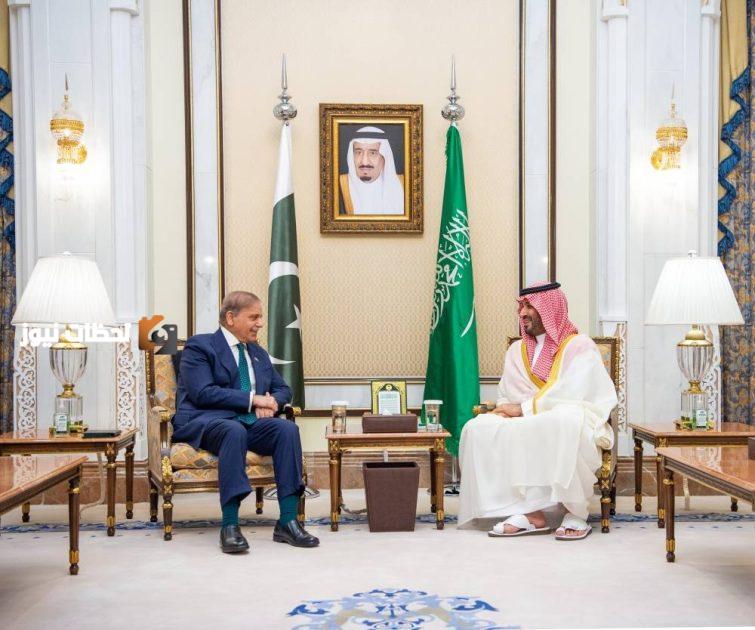 احتفاءً بالتعاون الثنائي: ولي العهد يستقبل رئيس الوزراء الباكستاني ويبحث العلاقات التاريخية
