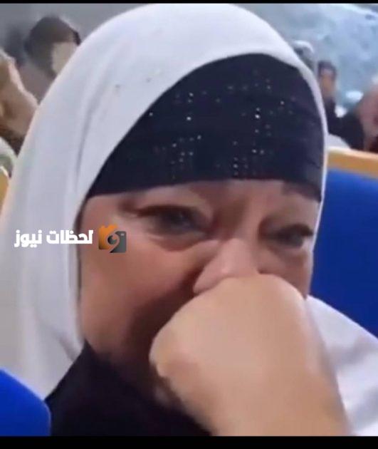 زوينة باكية بعدما فقدت الأمل. (تصوير: نهلة الجمال)