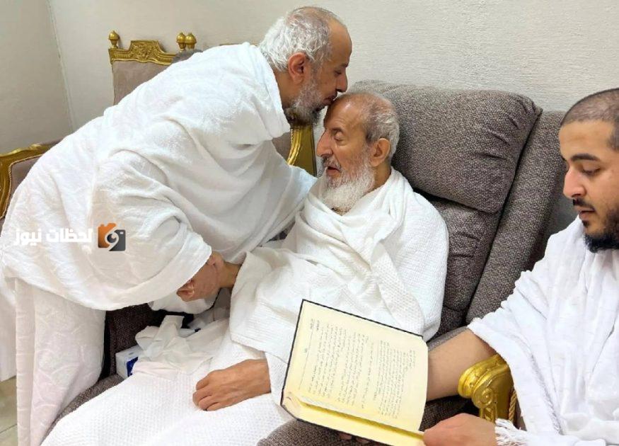 المفتي العام للمملكة يفتح أبواب الاستفتاءات في منى