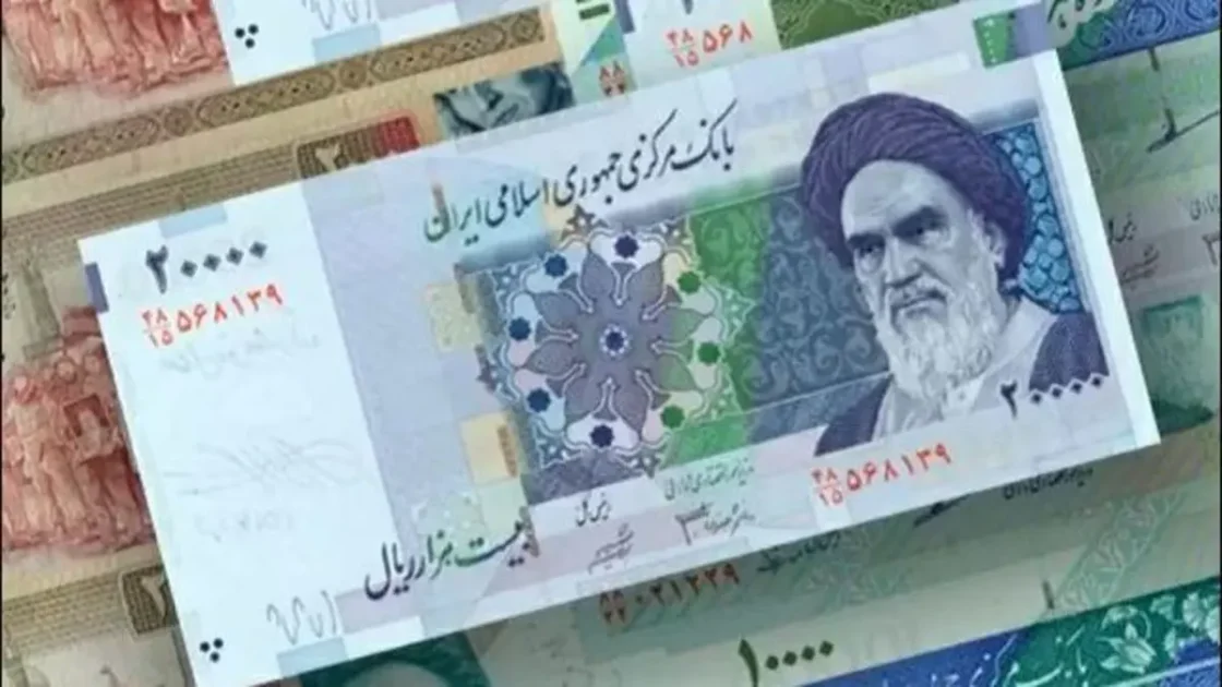 تراجع العملة الإيرانية وسط استمرار الصراع مع إسرائيل وتأثيراته الاقتصادية