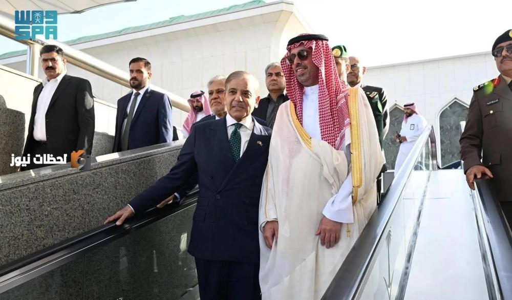 رئيس الوزراء الباكستاني يغادر جدة في زيارة مفاجئة