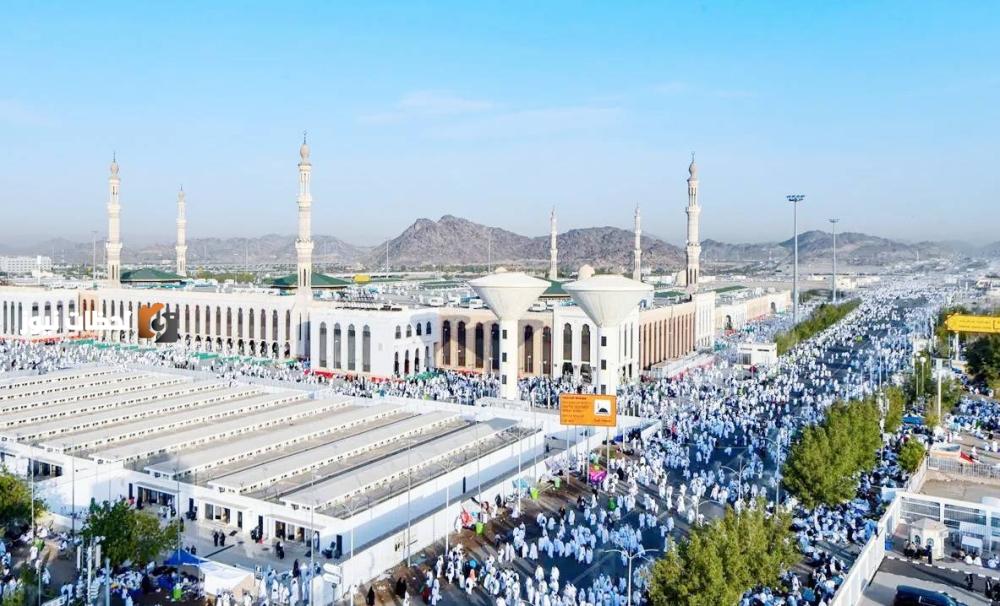 مشروعات حديثة يسرت على الحجاج أداء النسك بأمان وطمأنينة.