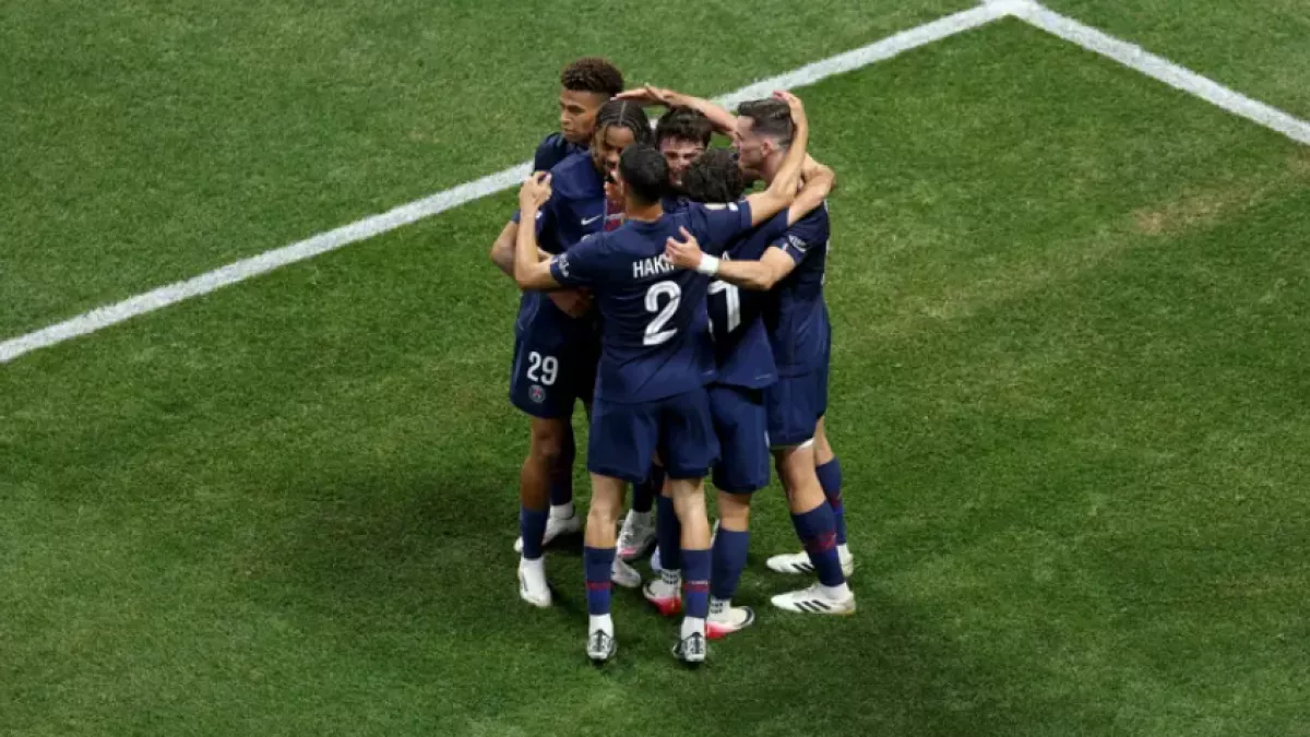 نجم باريس سان جيرمان يتعرض لأزمة سياسية جديدة تهدد مستقبله الرياضى