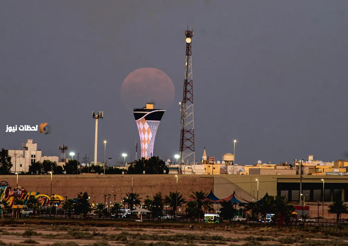 رصد قمر الغزال في سماء عرعر بالحدود الشمالية وسط أجواء ساحرة