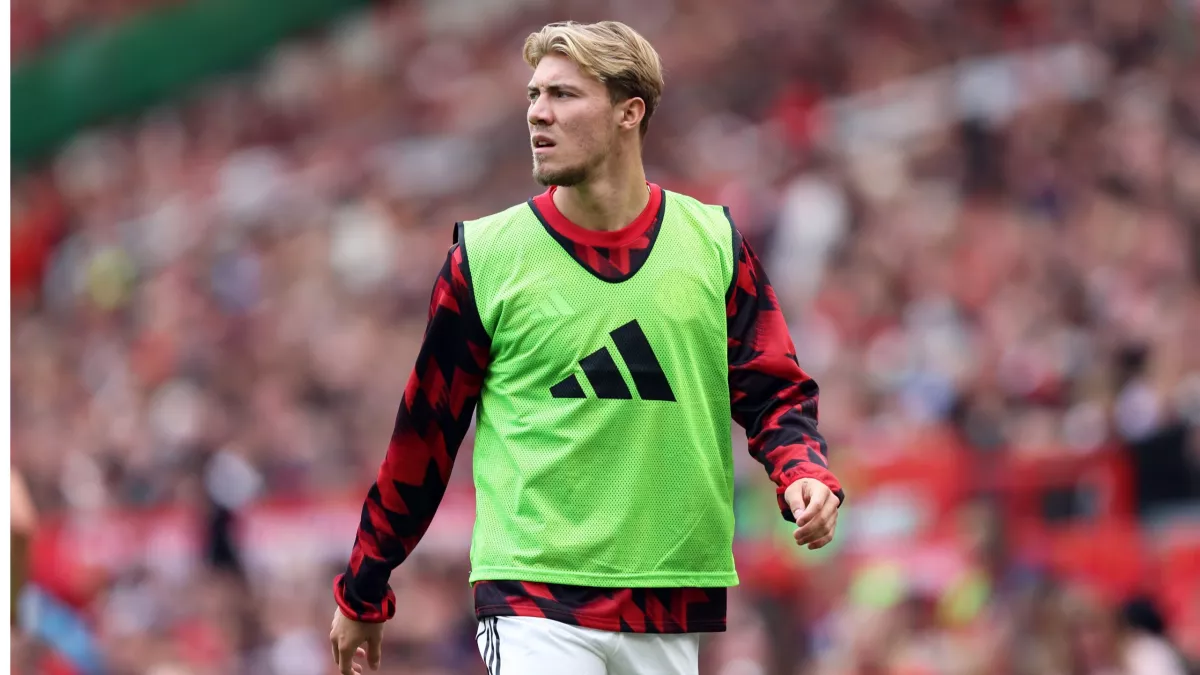 مهاجم مانشستر يونايتد ينتقل إلى نابولي في صفقة ناجحة ومفاجئة