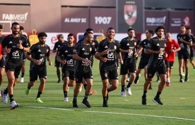 عرف الآن على قائمة لاعبي الأهلي استعدادًا للقاء السوبر الإفريقي