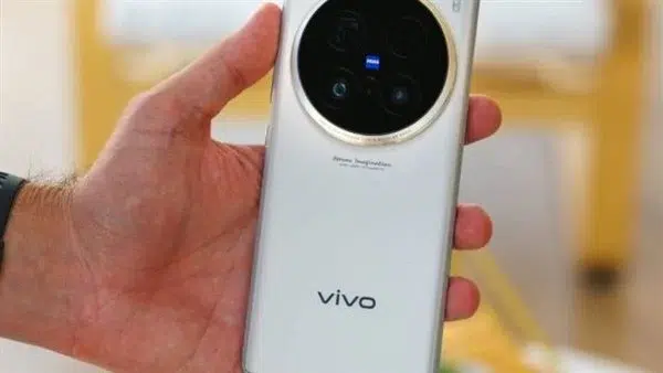 فيفو تشّوق جمهورها بهاتفها الجديد vivo X200 بتصميم خيالي