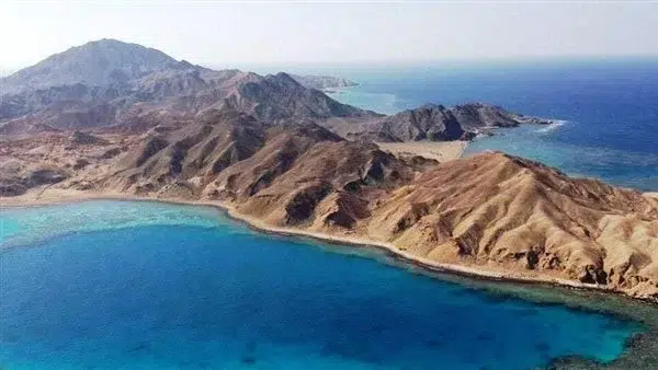 مصر تسعى للاستثمار في رأس بناس بعد تحديد موعد تسليم أراضي رأس الحكمة