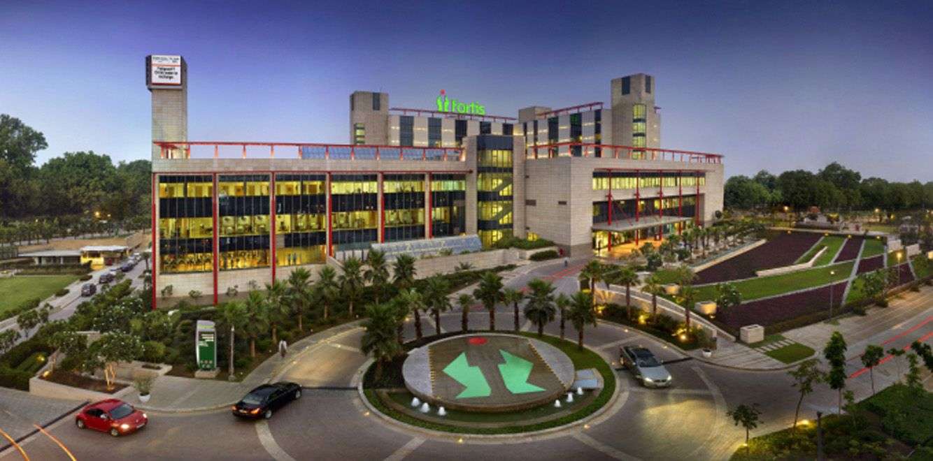 الدكتور شوبهام فاتسيا طبيب أمراض الجهاز الهضمي في مستشفى فورتيس بالهند عن دور فعّال للقهوة السوداء