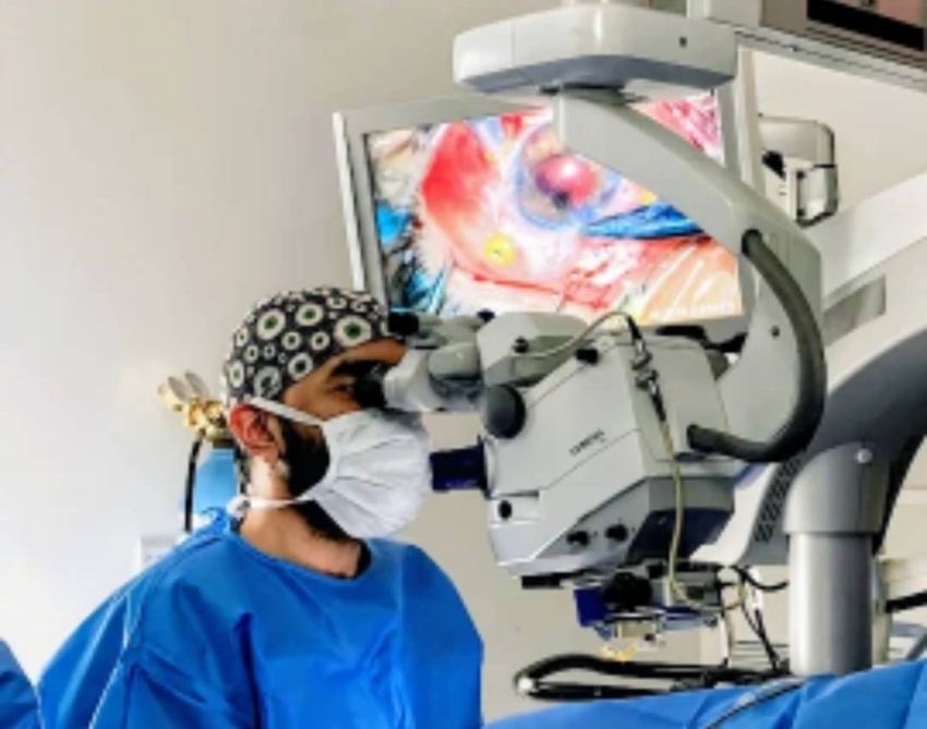 فريق طبي في المدينة المنورة يعيد البصر لمصاب