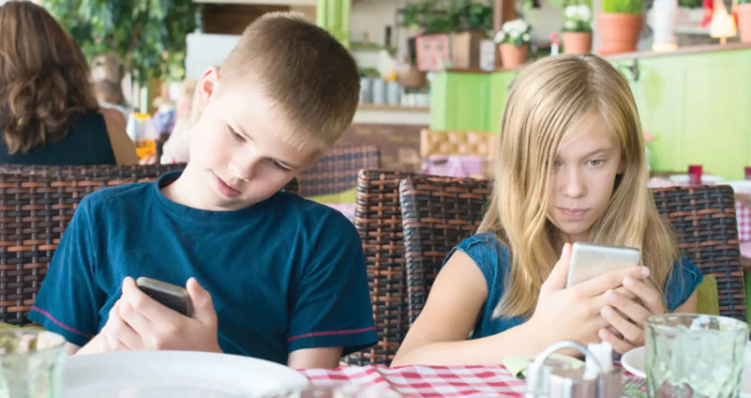 health-121018-5.3.jpg زيادة وقت الشاشات تقلل من أداء الأطفال