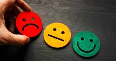 5 أبراج تخفى آلامها خلف ابتسامة مثالية.. برج الجدى بيكره يبين ضعفه